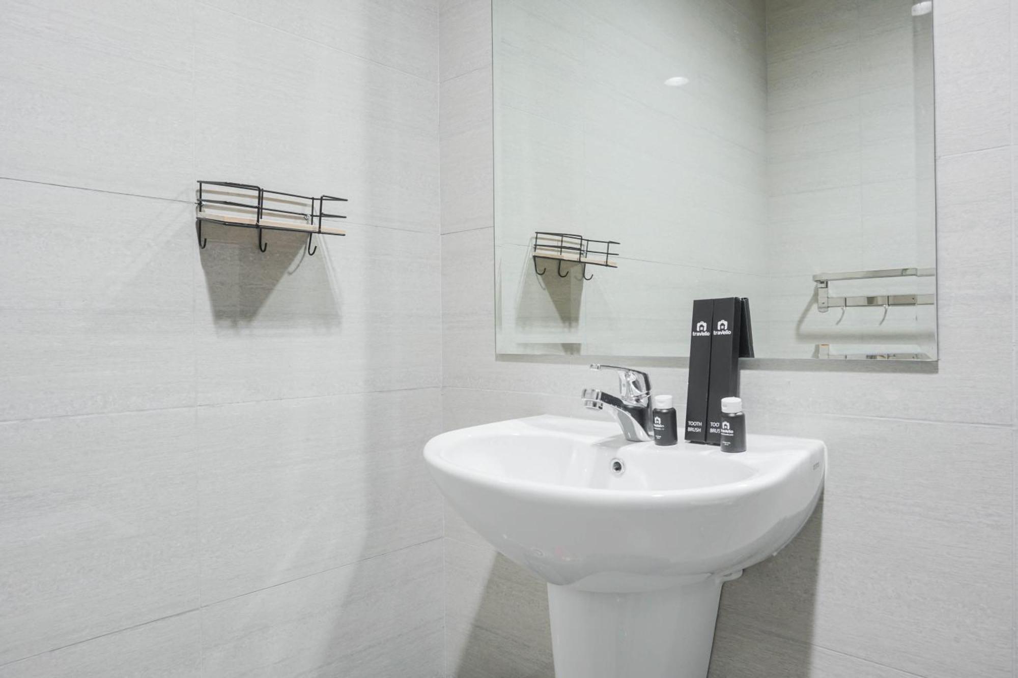 Pangsapuri Luxury Design 2br At Ciputra International By Travelio Jakarta