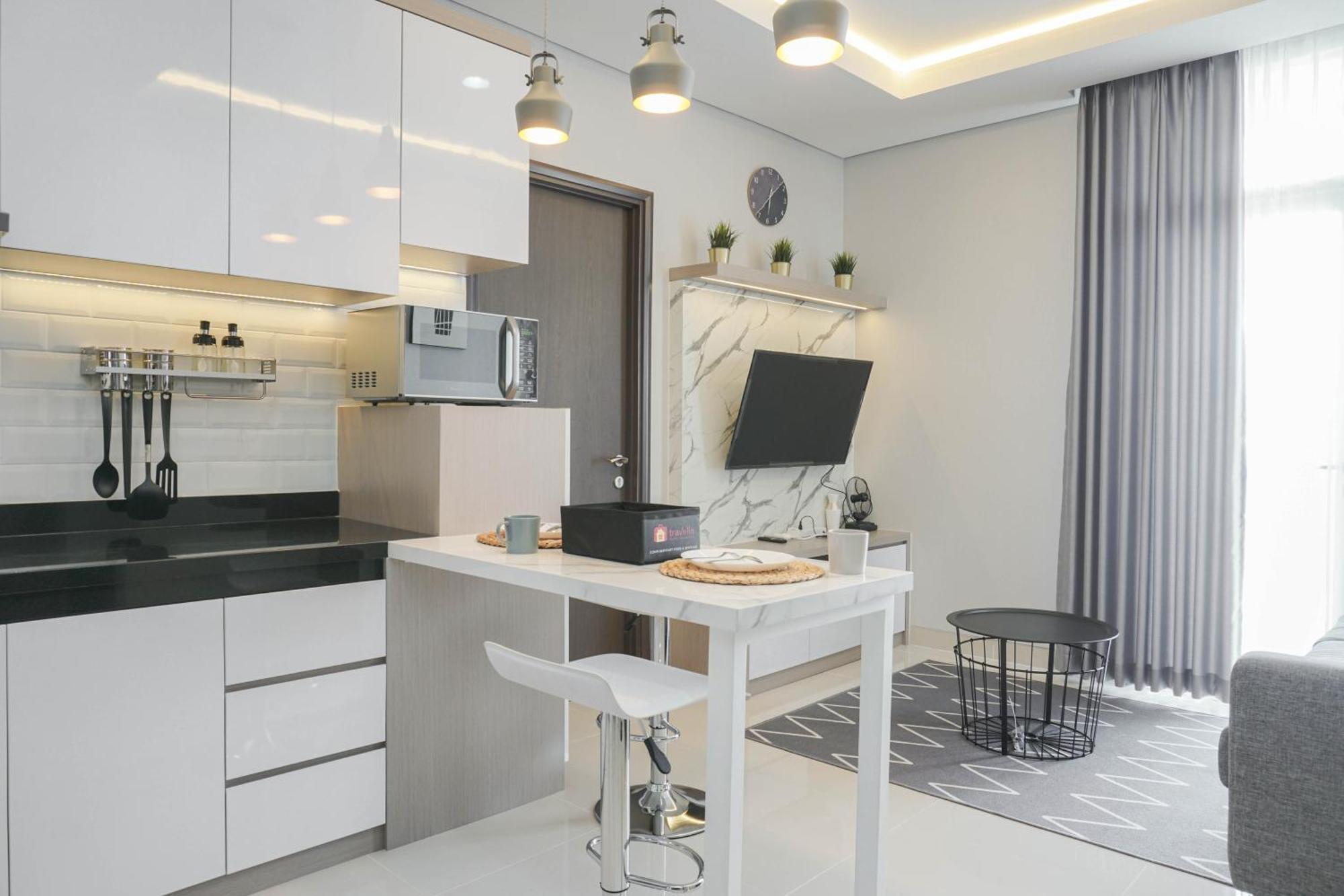 Luxury Design 2br At Ciputra International By Travelio Jakarta